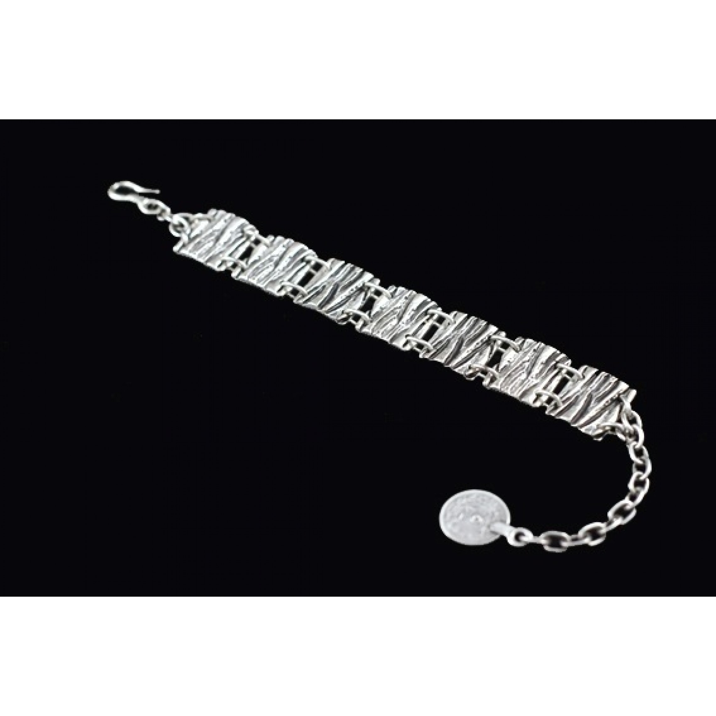 AB-012 - Silver Plated Zamac/Pewter Bracelet