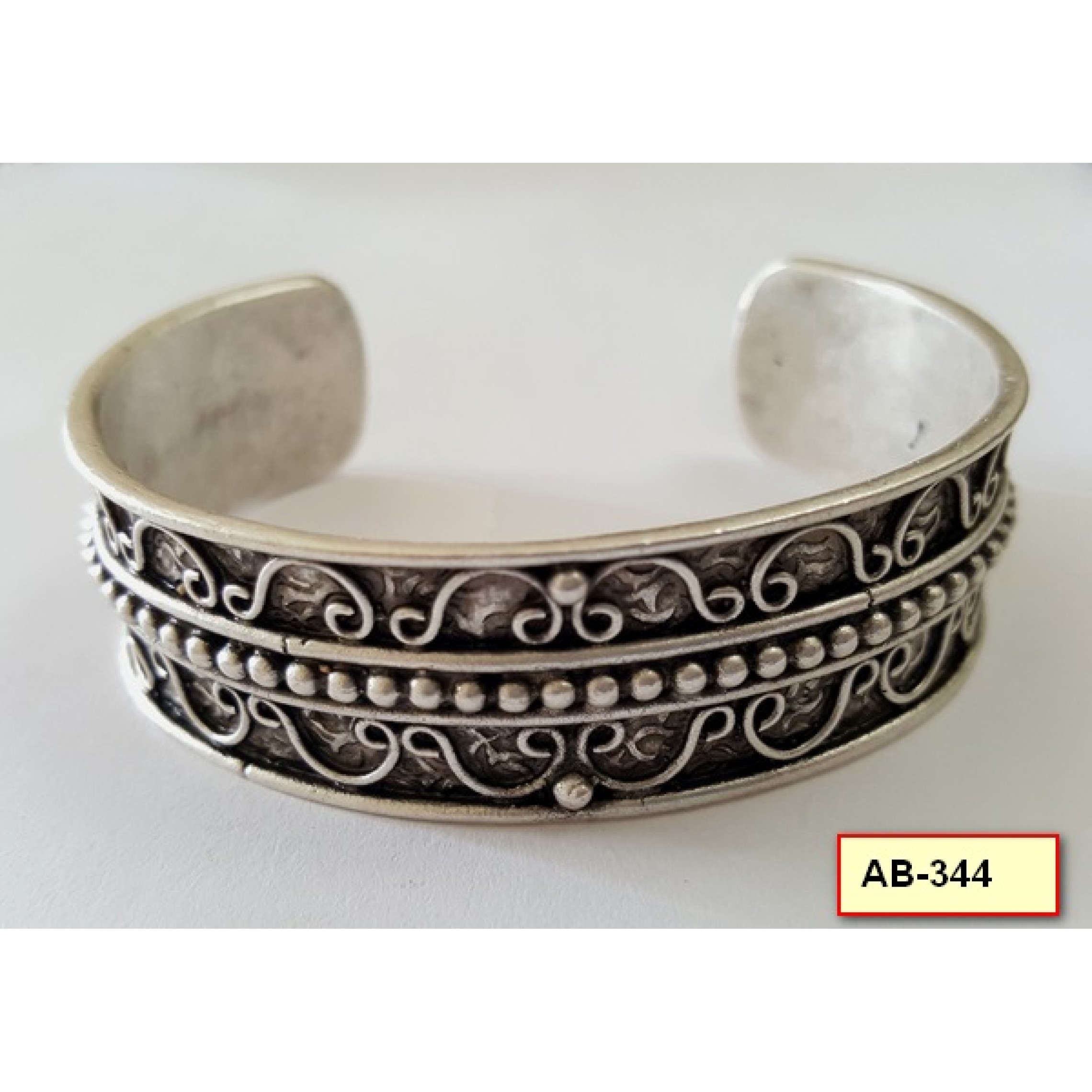AB-344 - Silver Plated Zamac/Pewter Bracelet