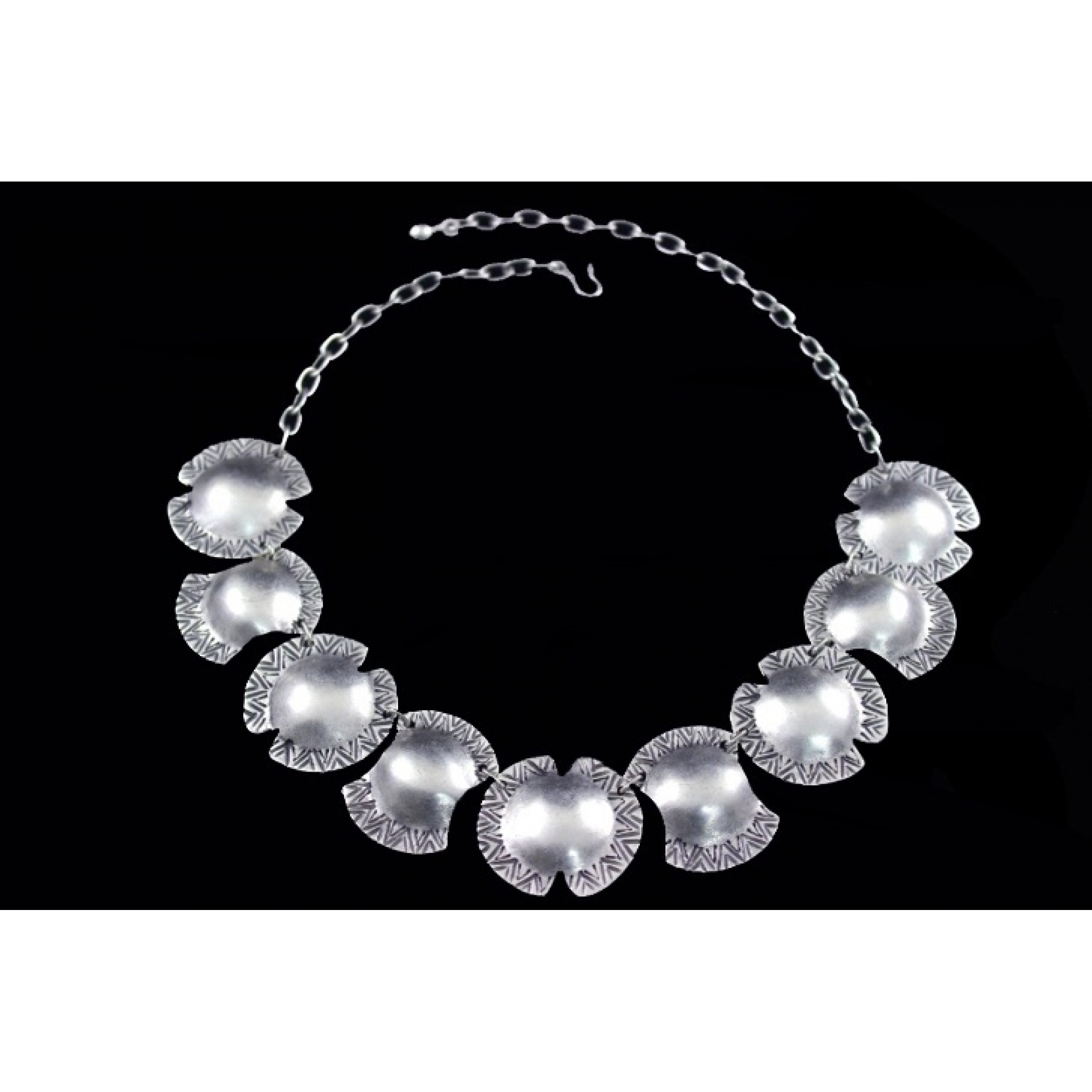 AN-043 - Silver Plated Zamac/Pewter Necklace