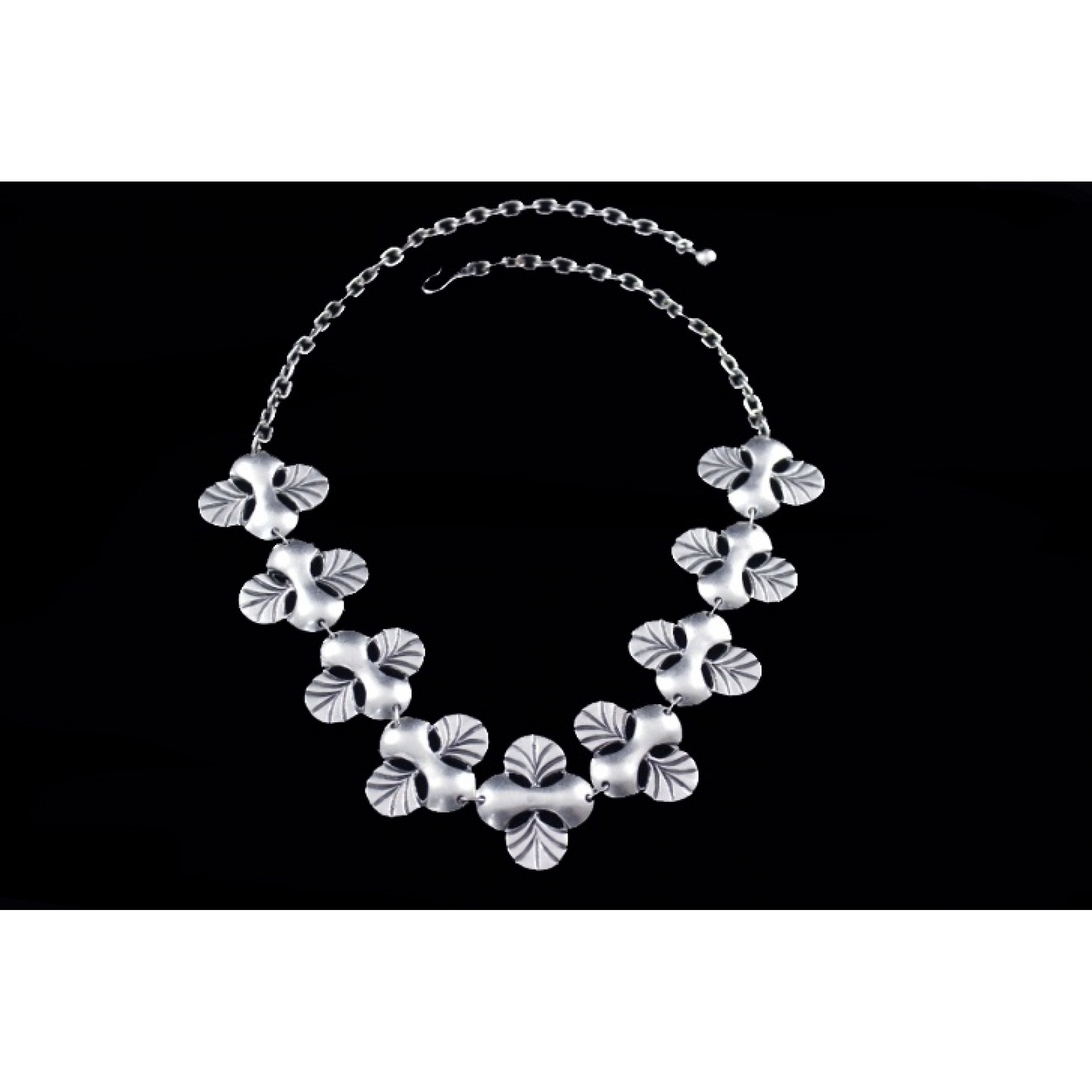 AN-052 - Silver Plated Zamac/Pewter Necklace