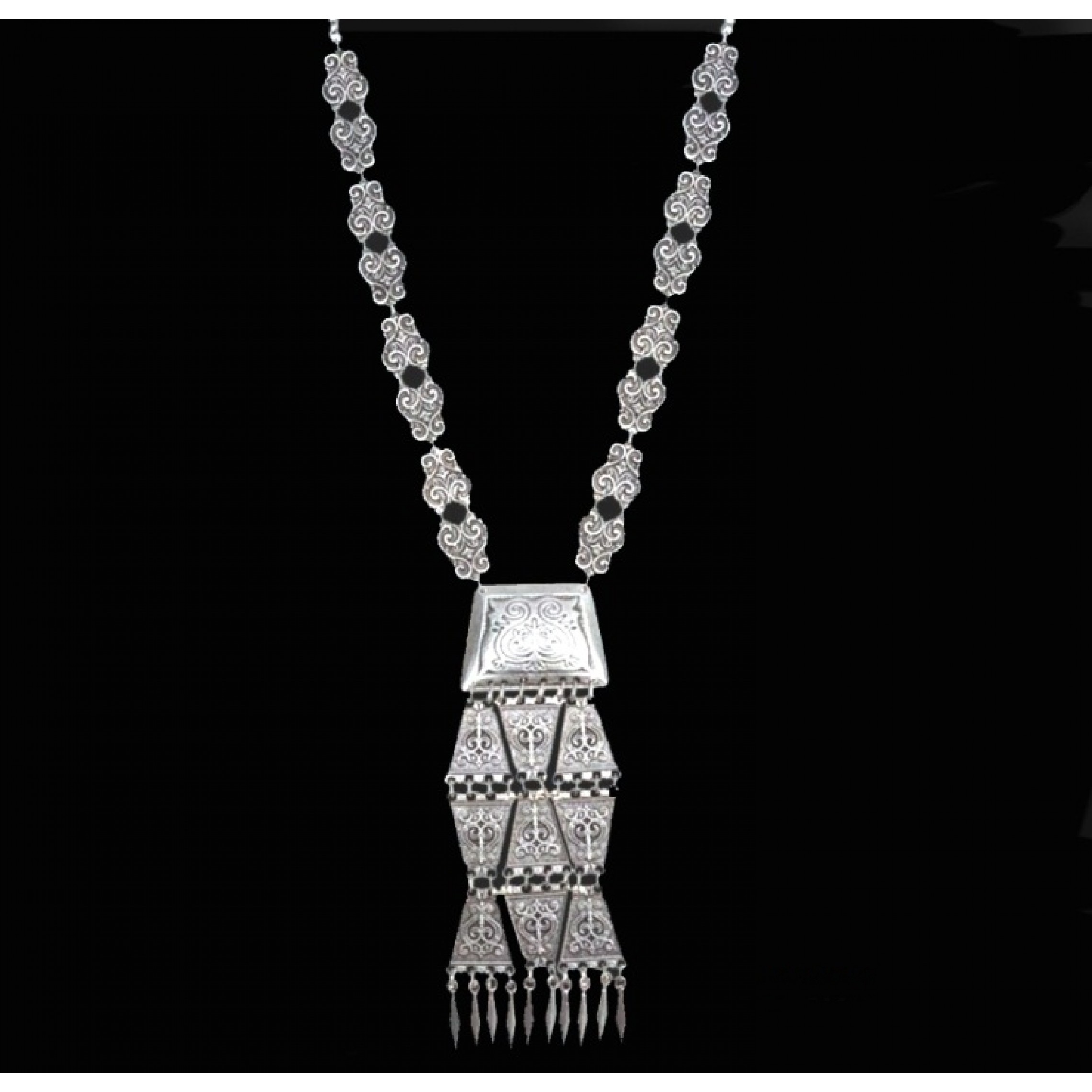 AN-123 - Silver Plated Zamac/Pewter Necklace