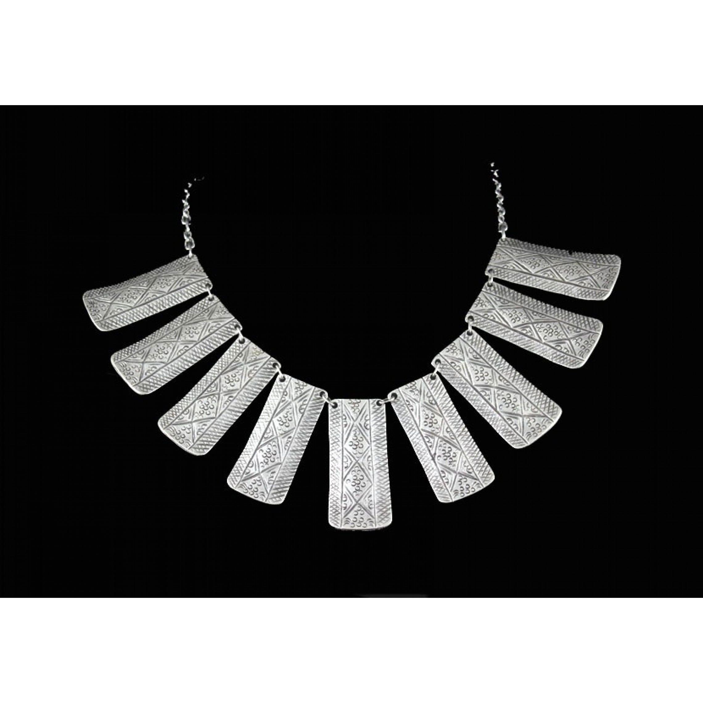 AN-135 - Silver Plated Zamac/Pewter Necklace