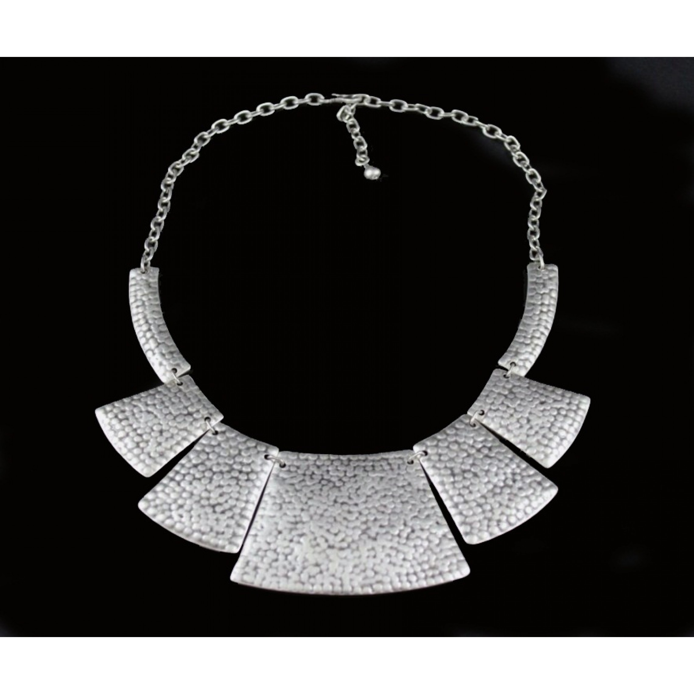 AN-169 - Silver Plated Zamac/Pewter Necklace