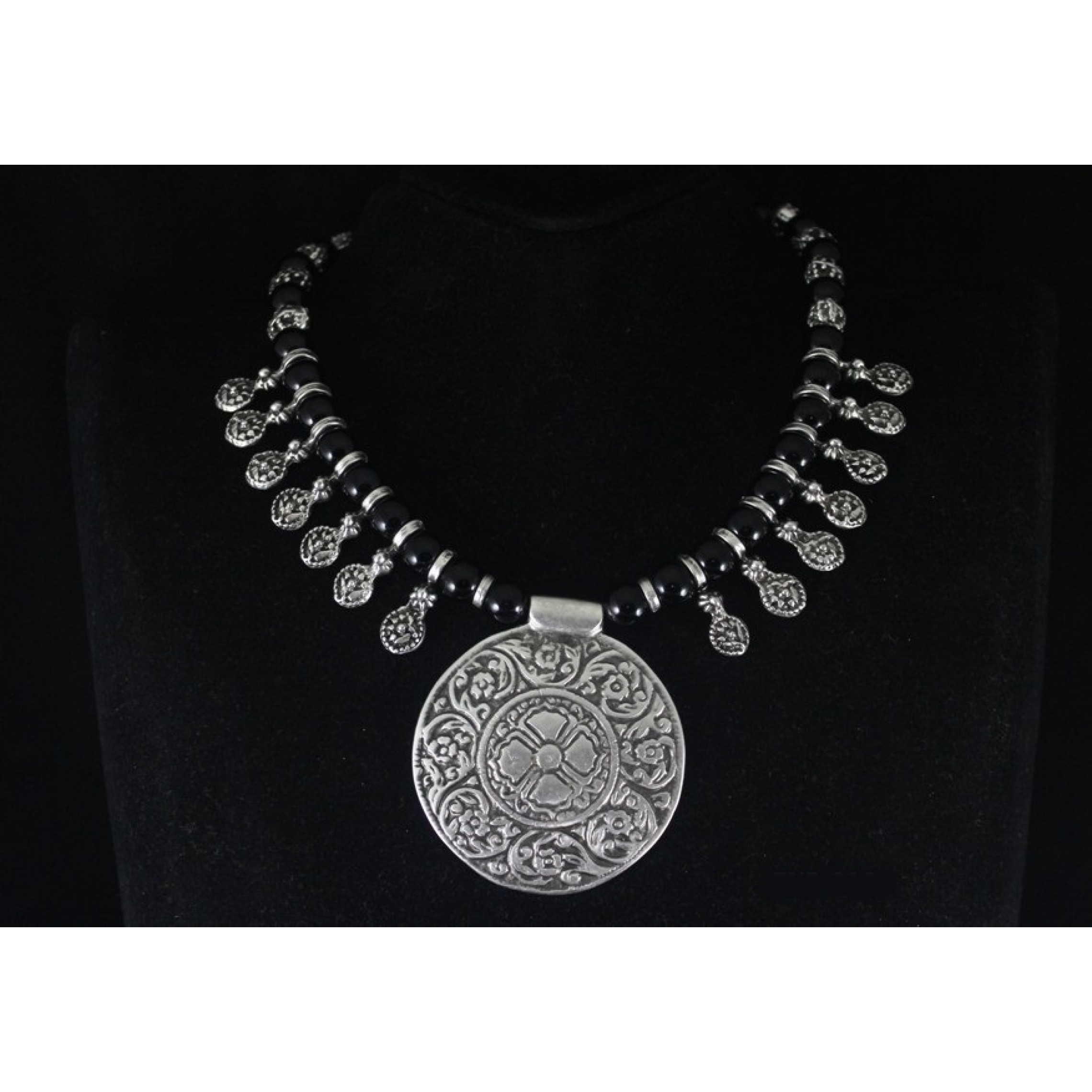 AN-239 - Silver Plated Zamac/Pewter Necklace