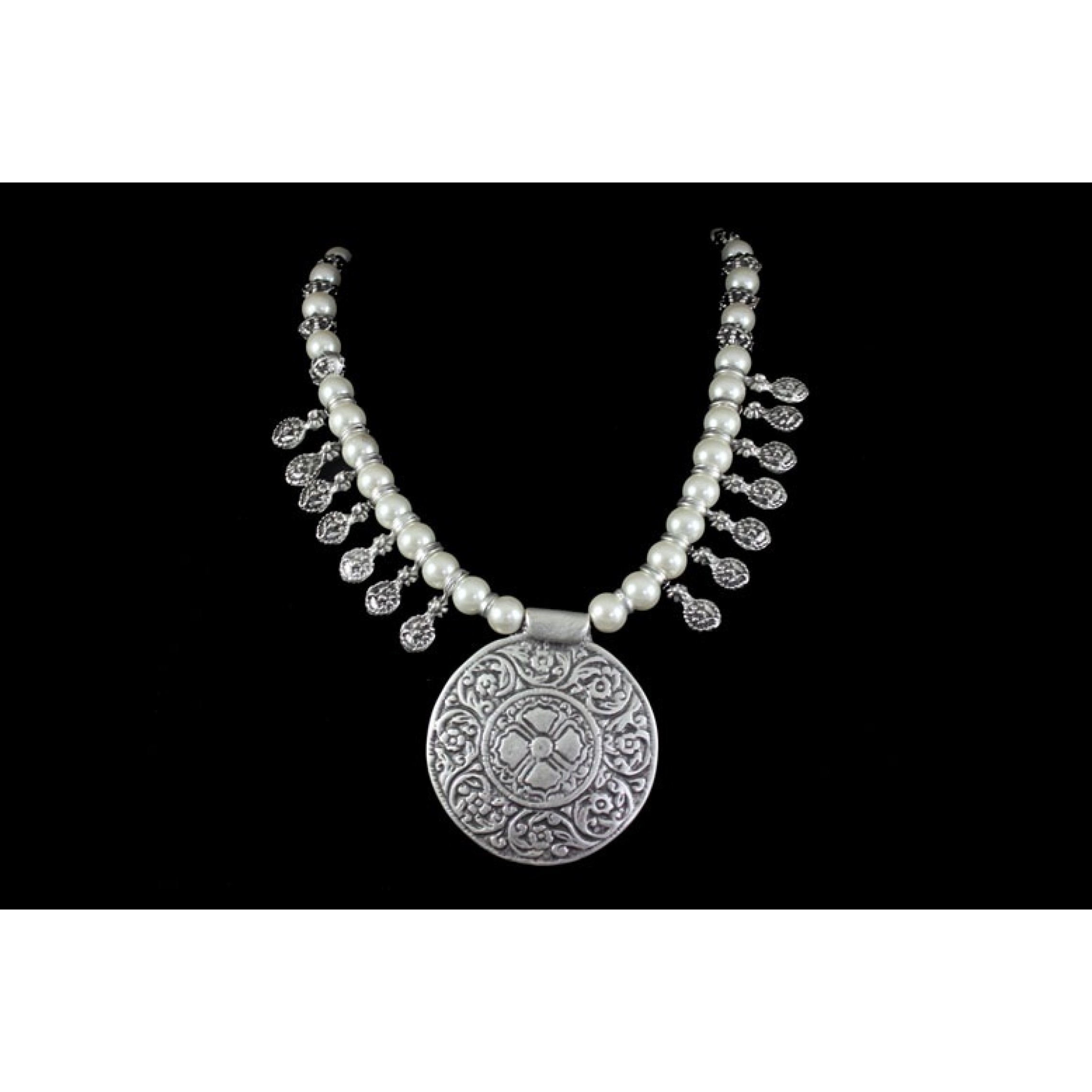 AN-243 - Silver Plated Zamac/Pewter Necklace