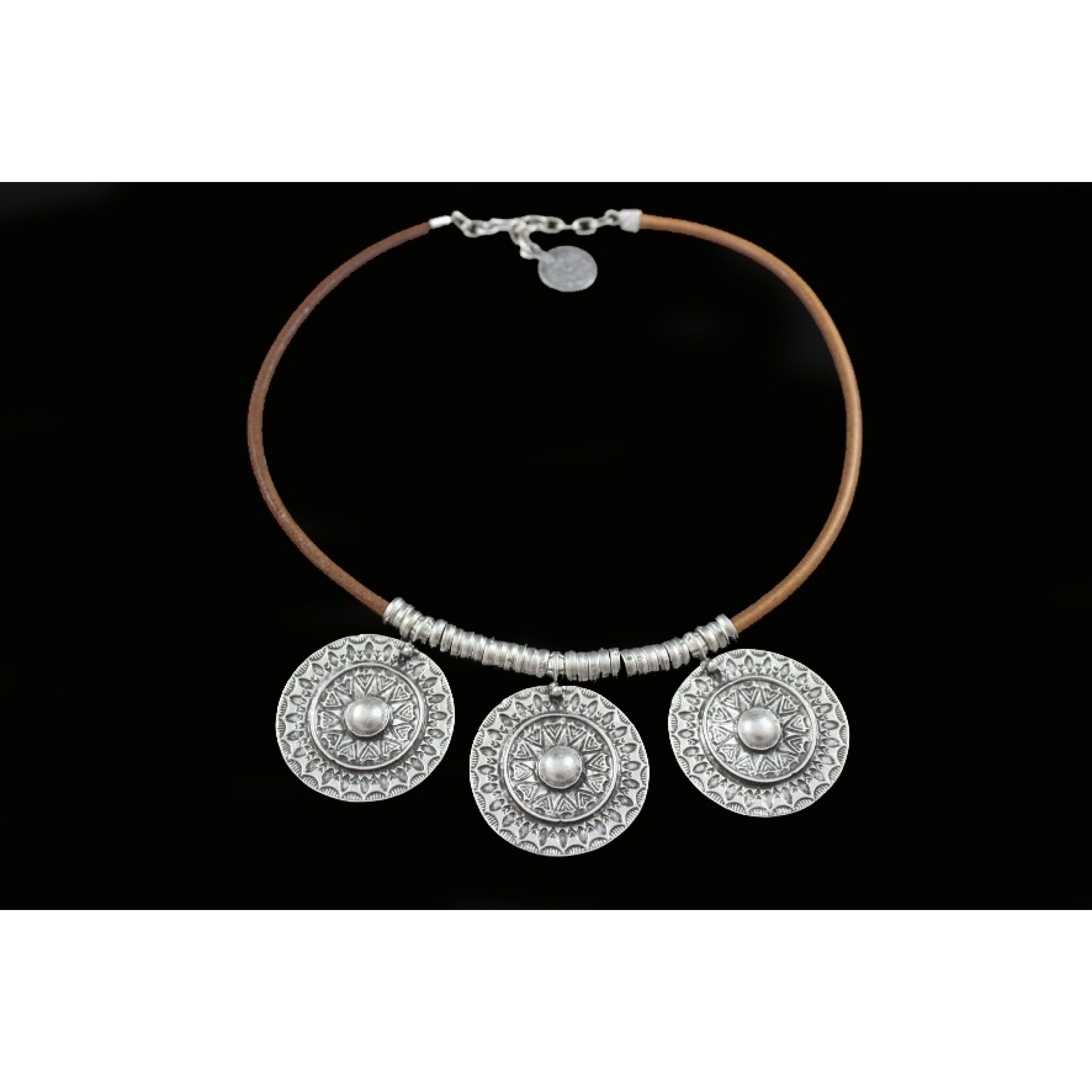 AN-301 - Silver Plated Zamac/Pewter Necklace