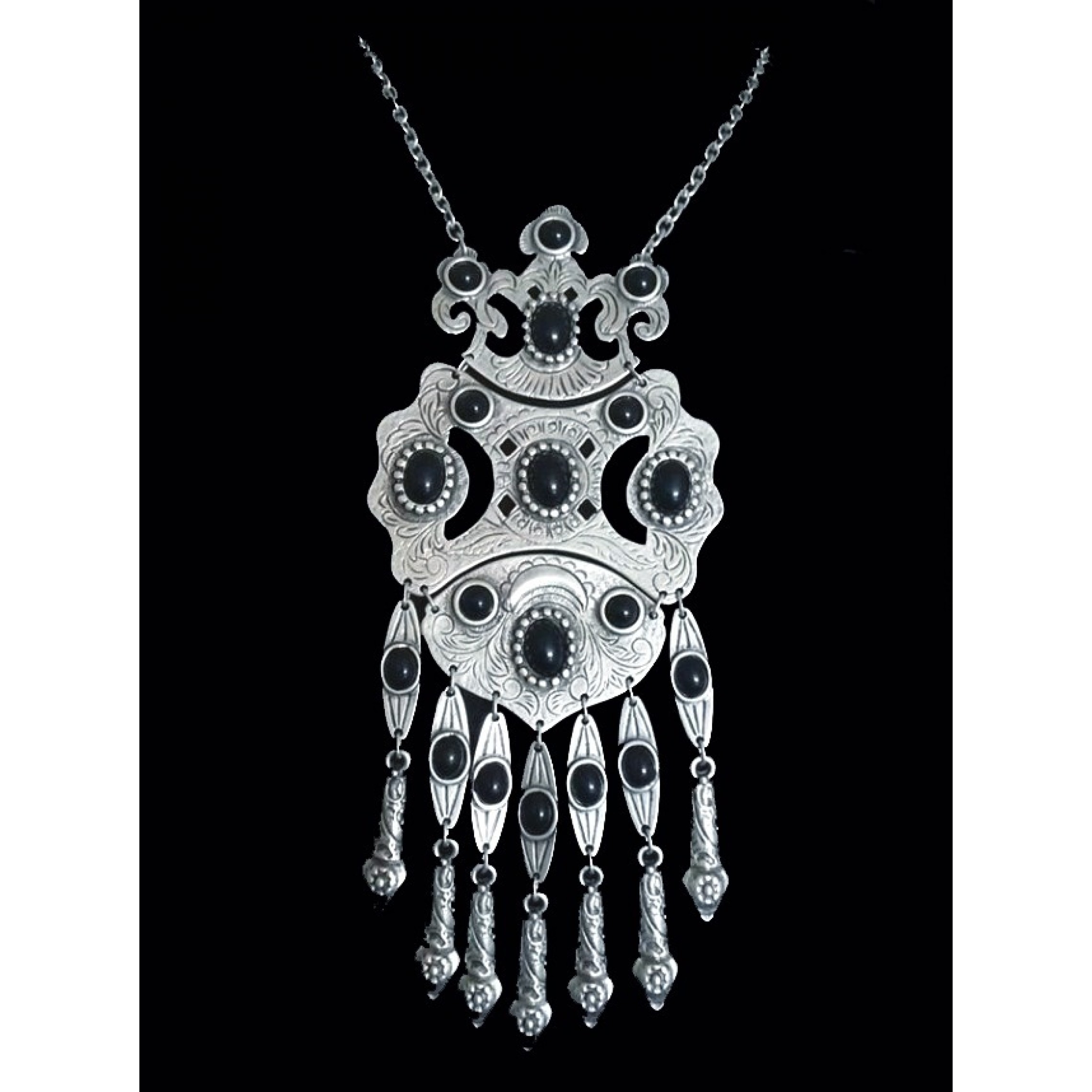 AN-357 - Silver Plated Zamac/Pewter Necklace
