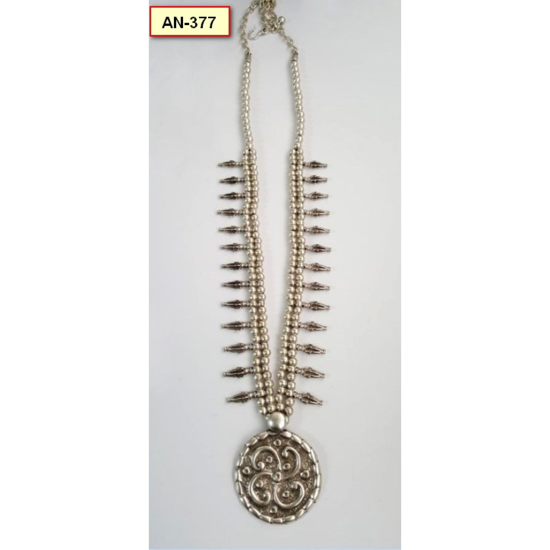 AN-377 - Silver Plated Zamac/Pewter Necklace