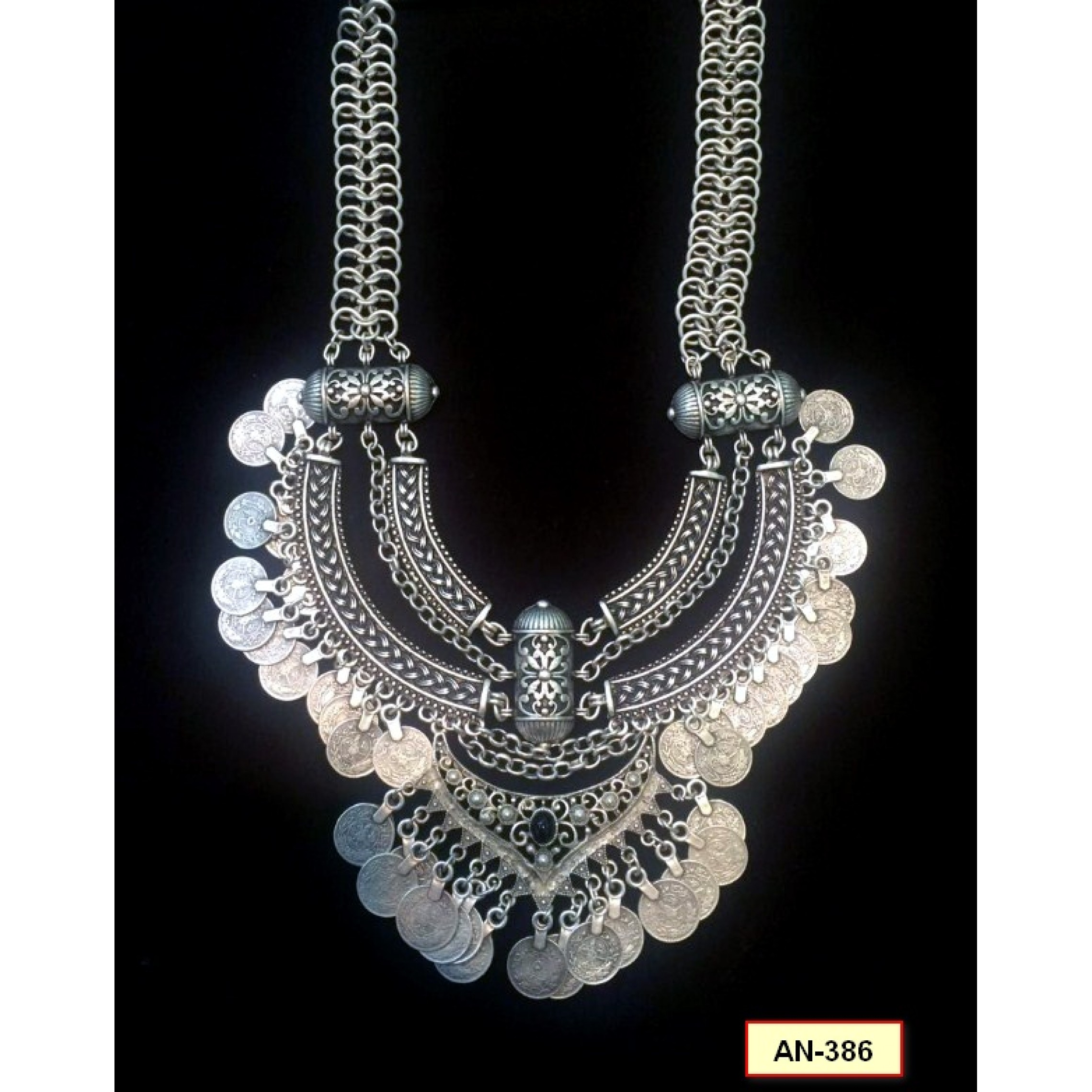 AN-386 - Silver Plated Zamac/Pewter Necklace