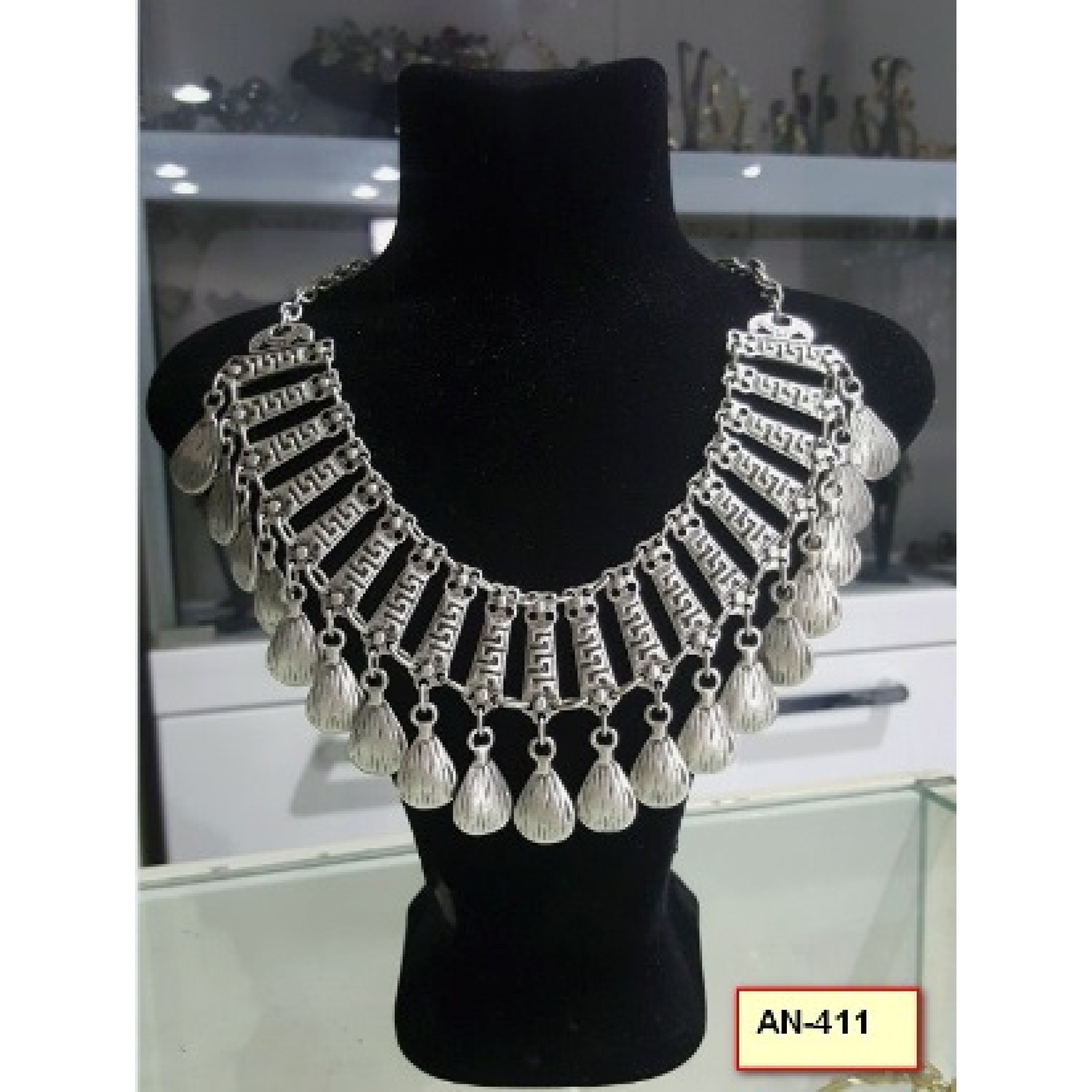 AN-411 - Silver Plated Zamac/Pewter Necklace