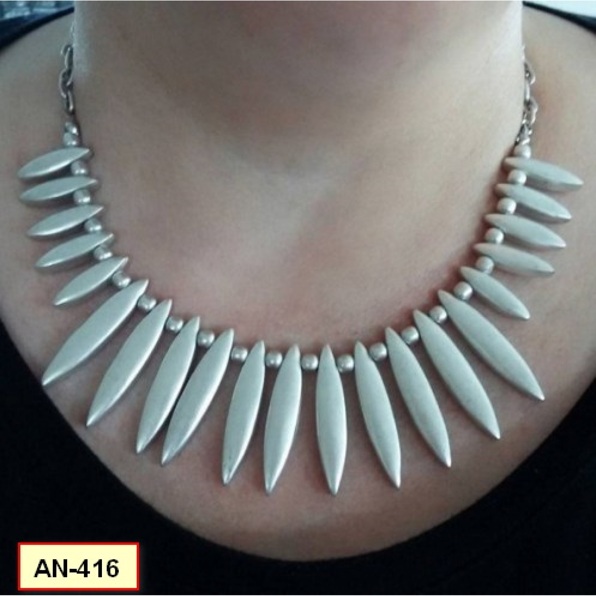 AN-416 - Silver Plated Zamac/Pewter Necklace