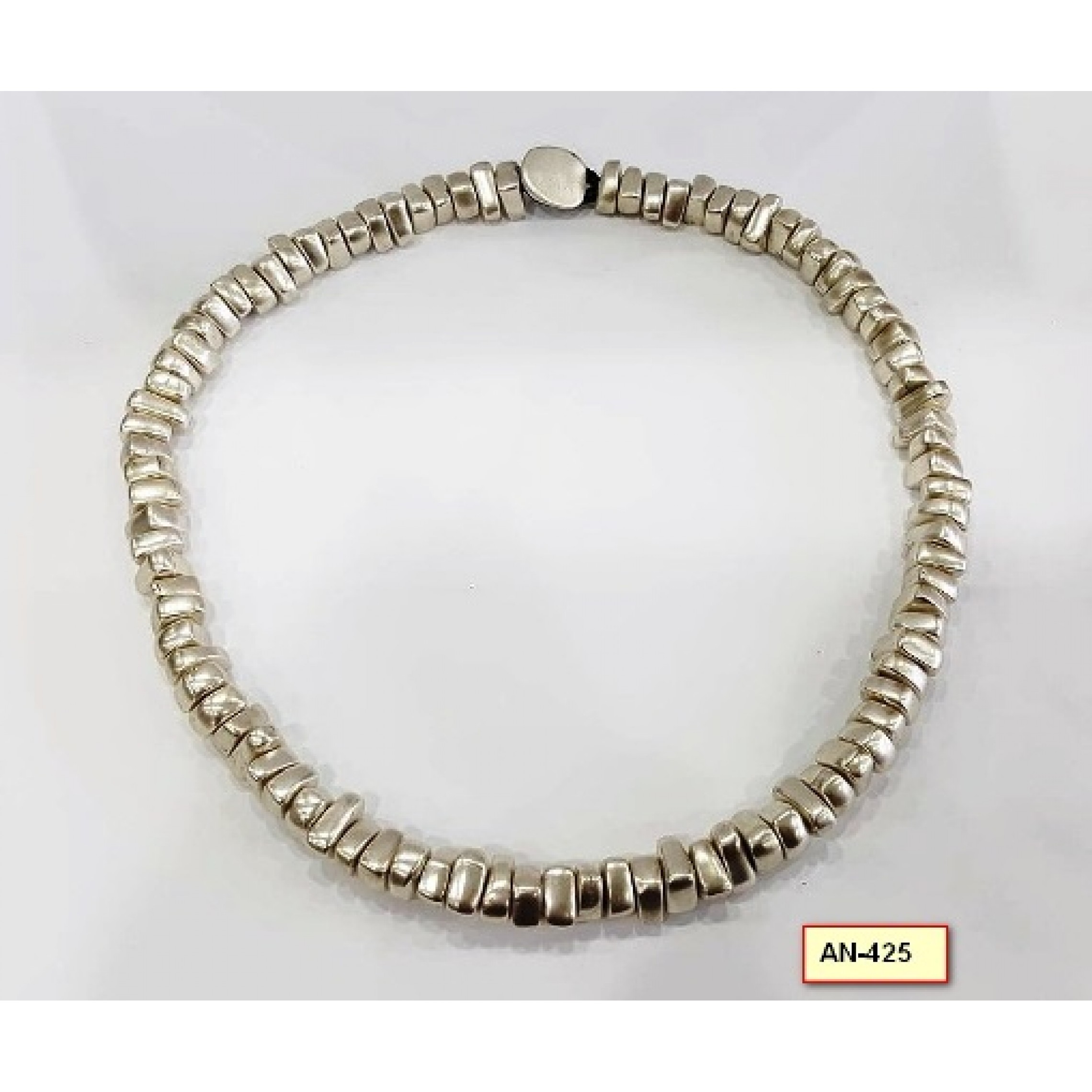 AN-425 - Silver Plated Zamac/Pewter Necklace