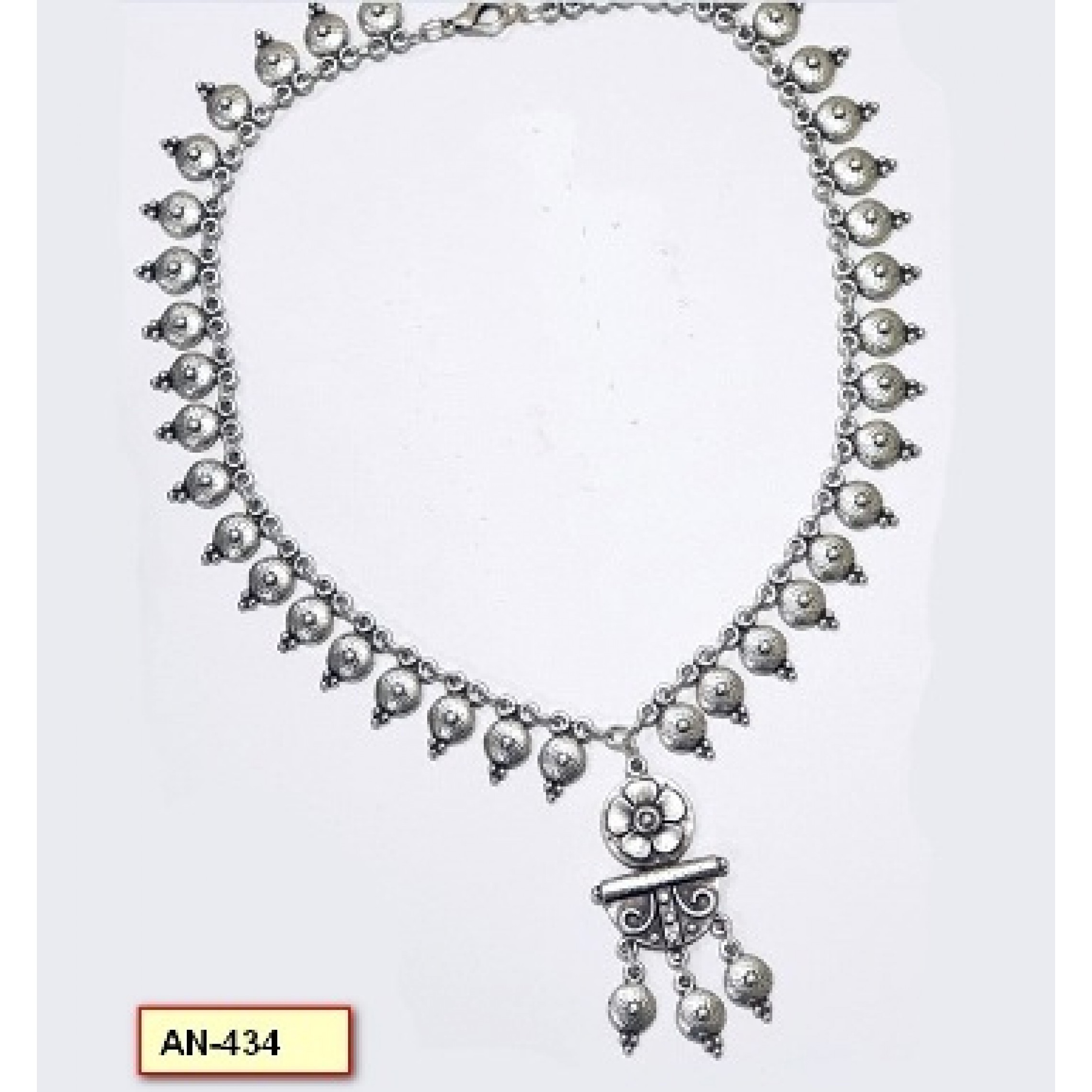 AN-434 - Silver Plated Zamac/Pewter Necklace