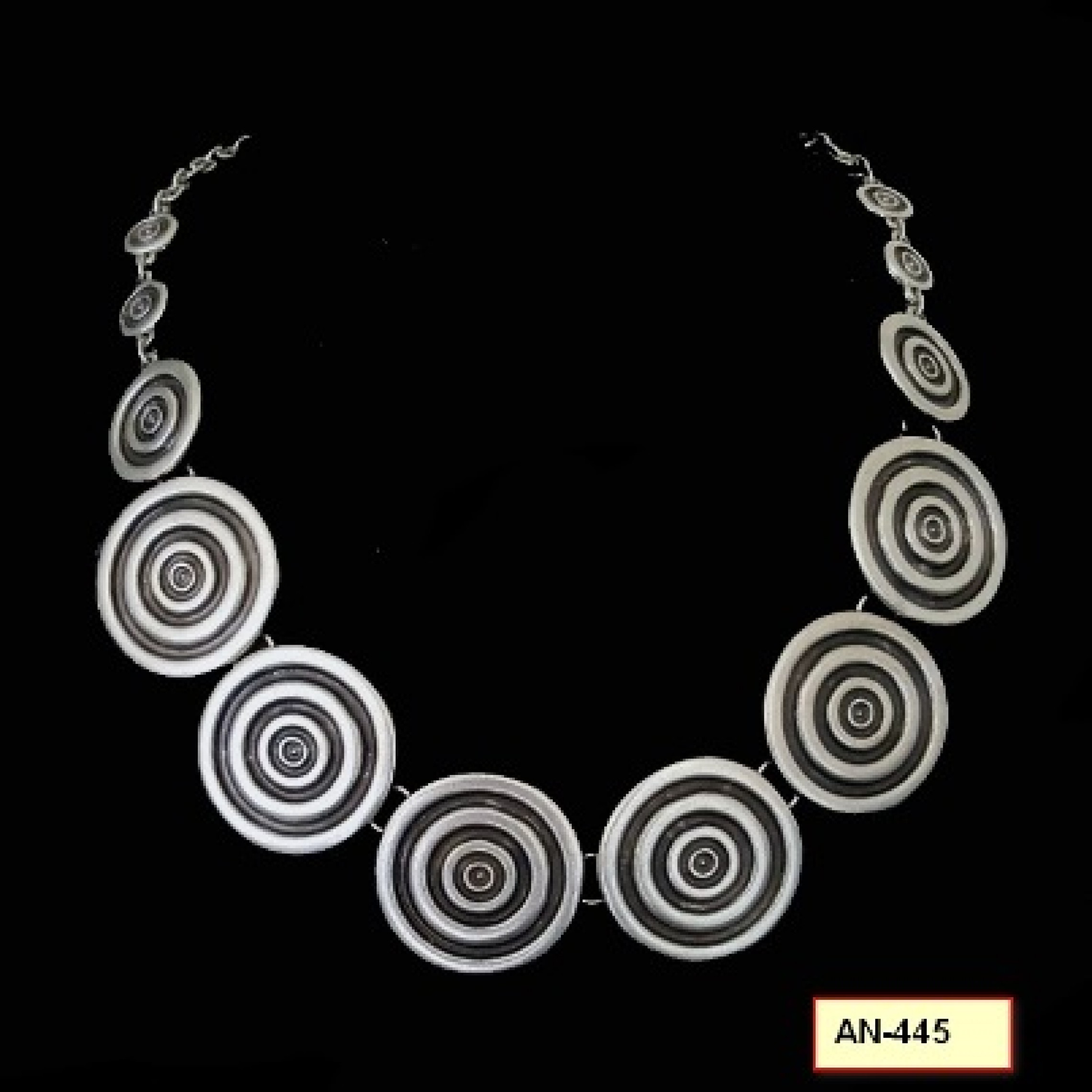 AN-445 - Silver Plated Zamac/Pewter Necklace