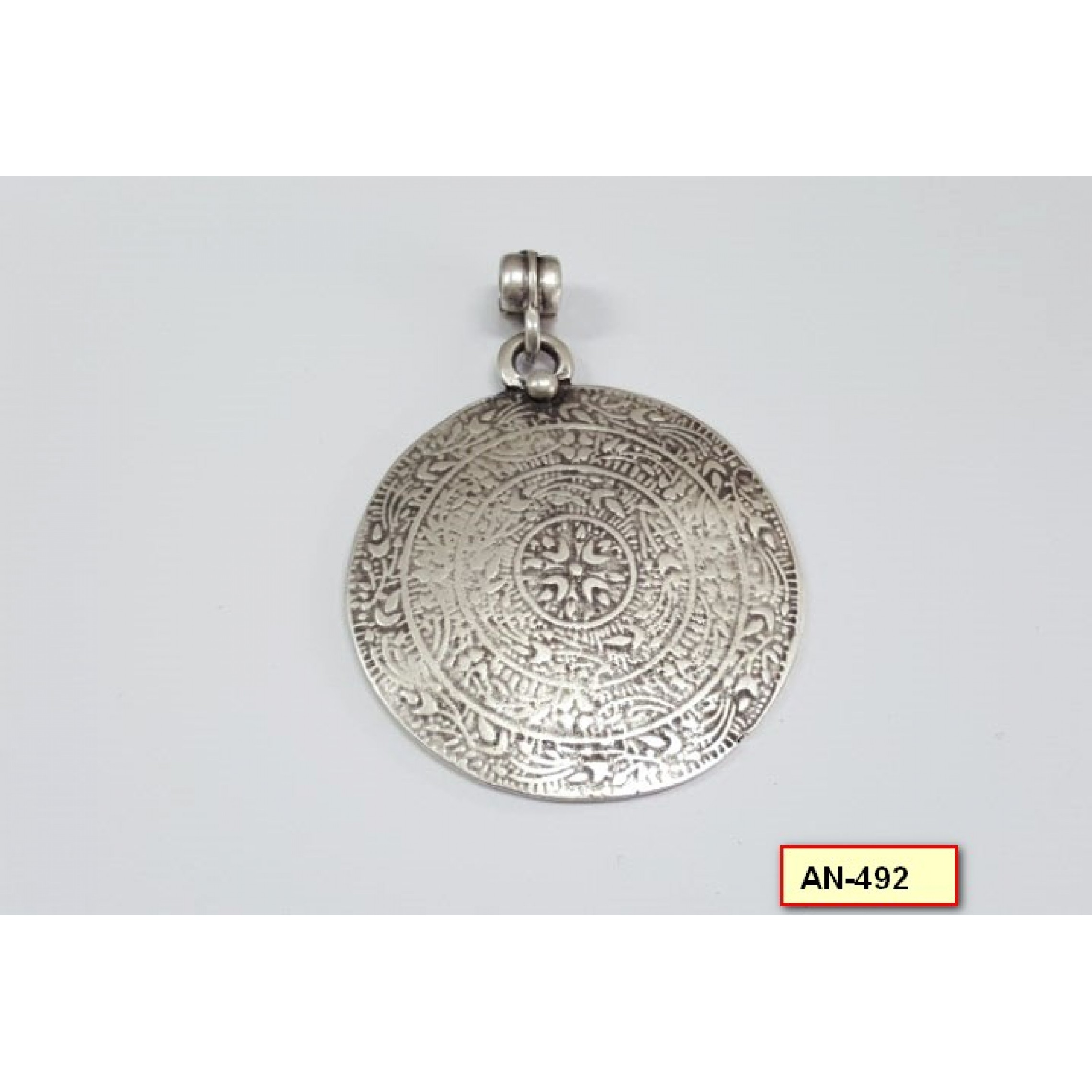 AN-492 - Silver Plated Zamac/Pewter Pendant