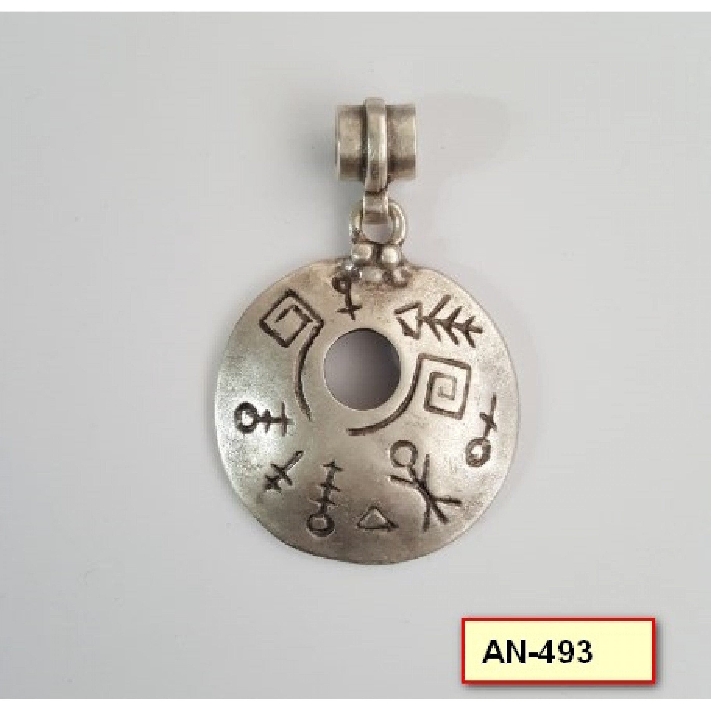 AN-493 - Silver Plated Zamac/Pewter Pendant