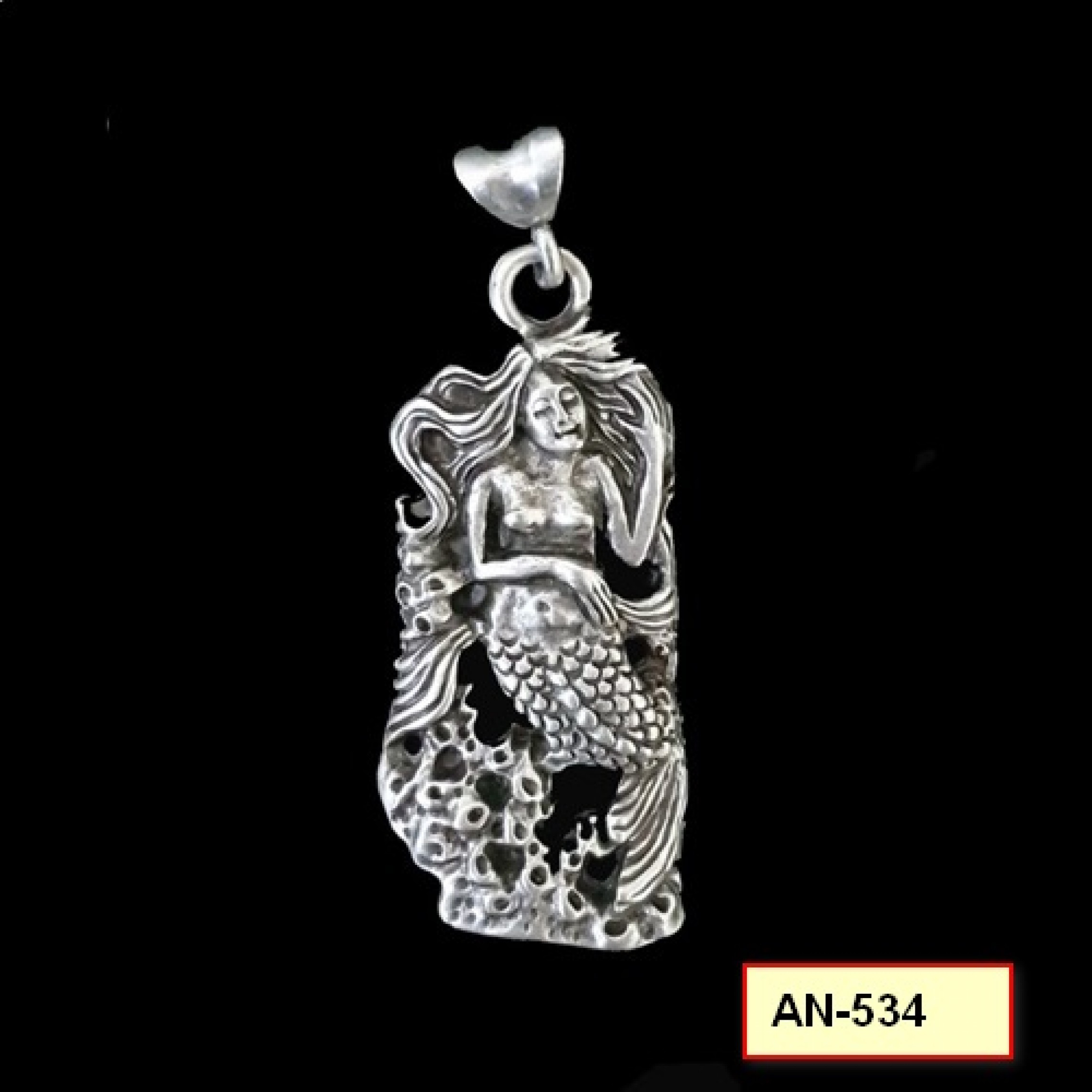 AN-534 - Silver Plated Zamac/Pewter Pendant