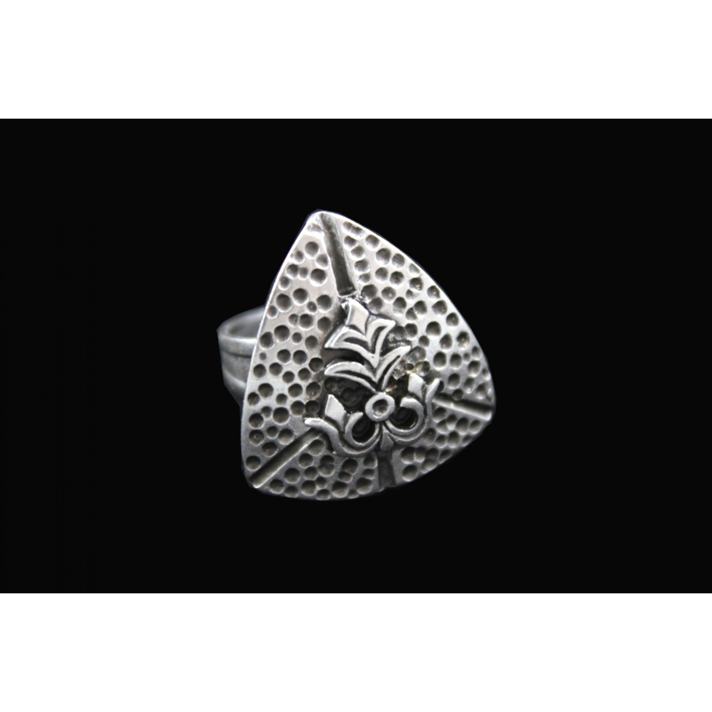 AR-029 - Silver Plated Zamac/Pewter Ring