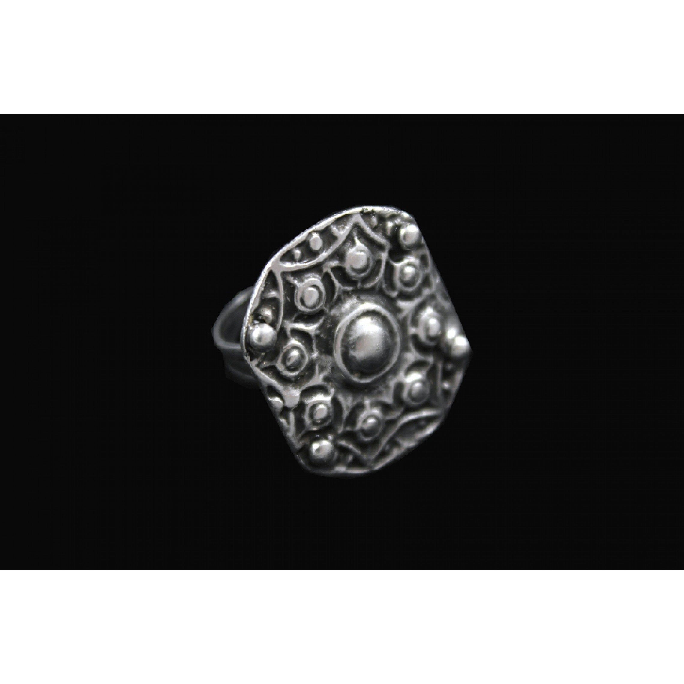 AR-032 - Silver Plated Zamac/Pewter Ring