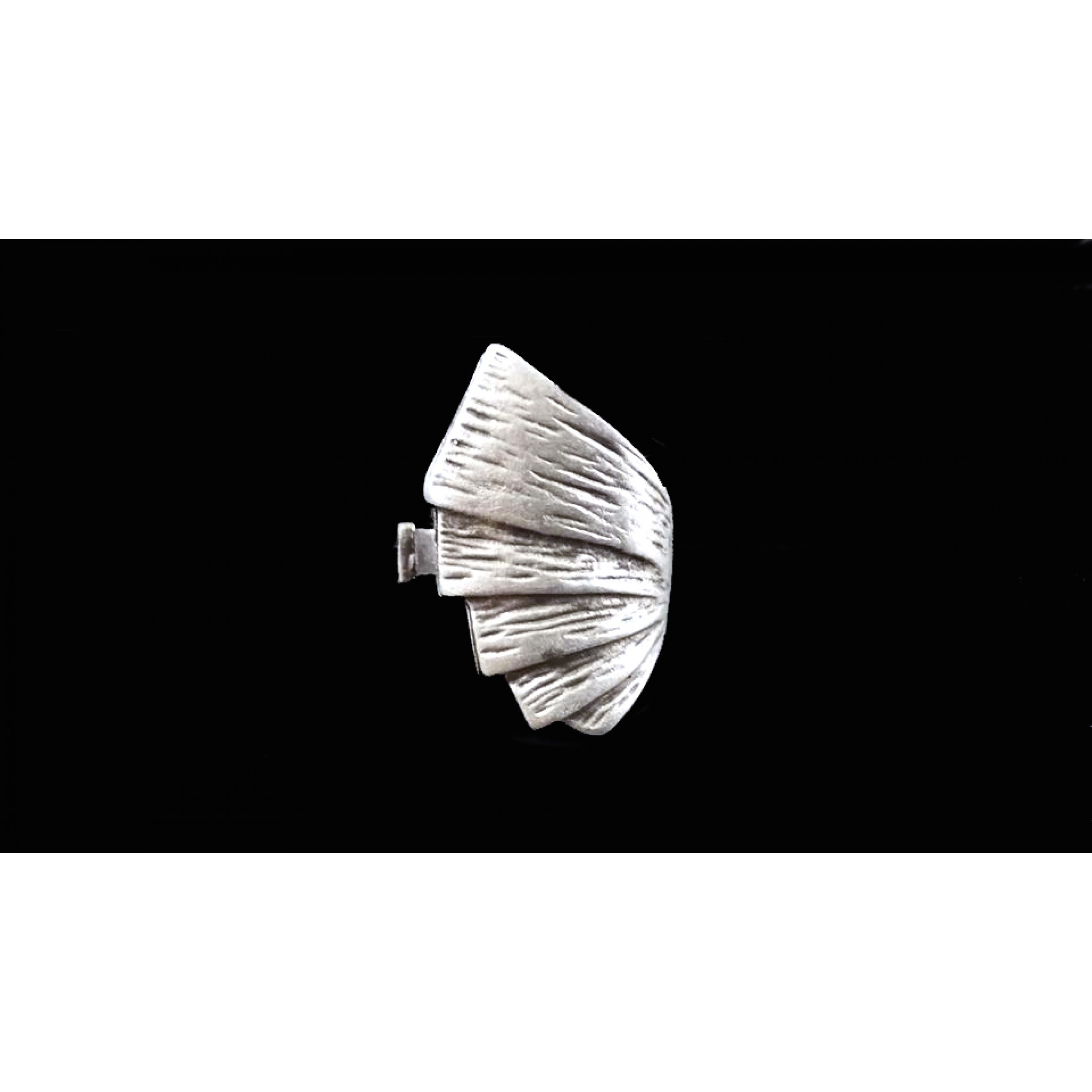 AR-109 - Silver Plated Zamac/Pewter Ring