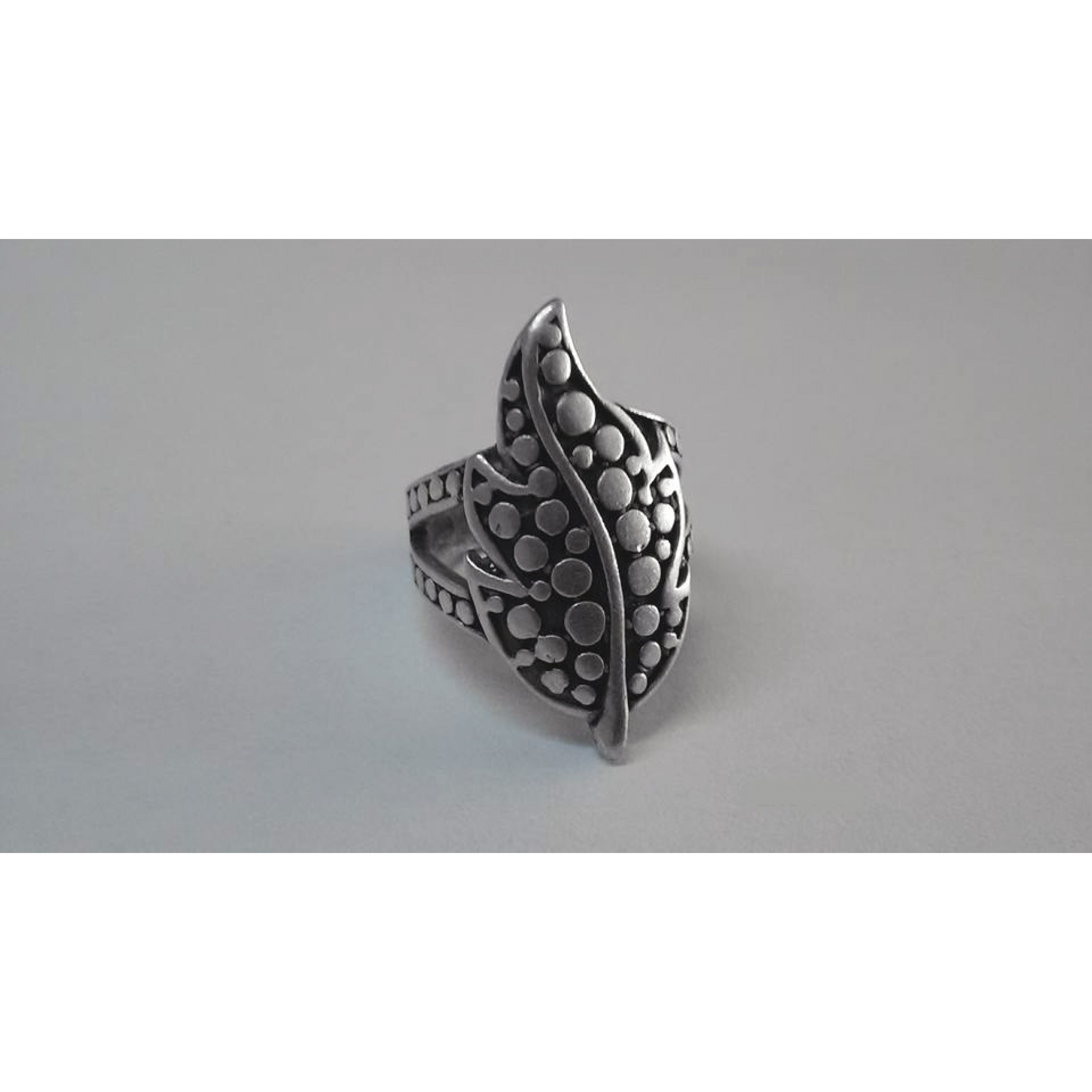 AR-119 - Silver Plated Zamac/Pewter Ring
